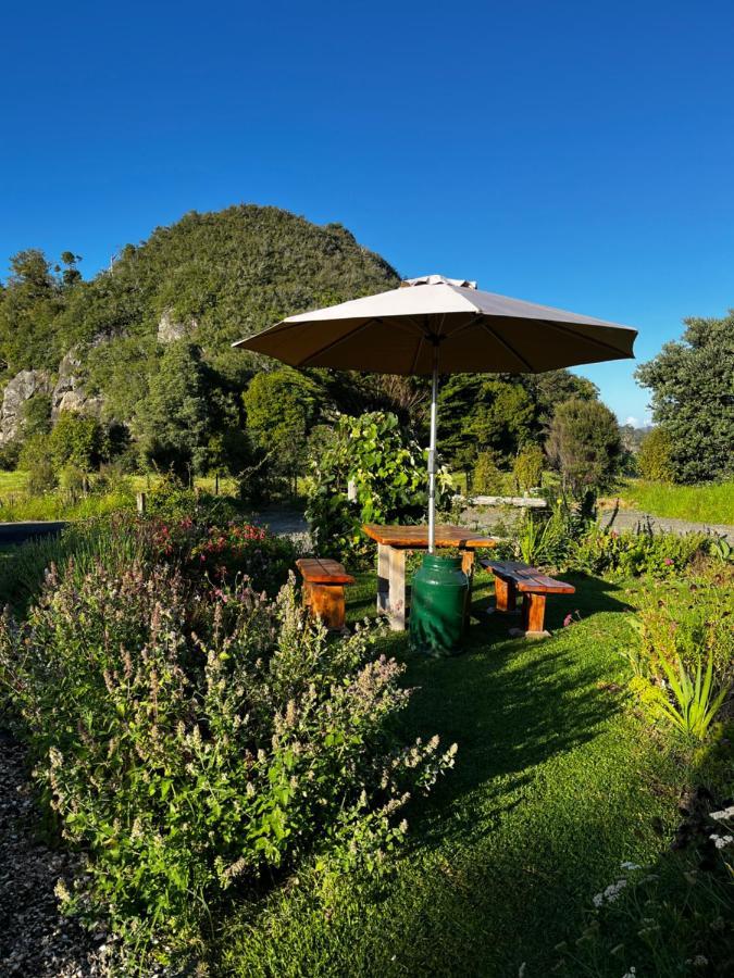 ホテル Wisteria Way オポノニ エクステリア 写真