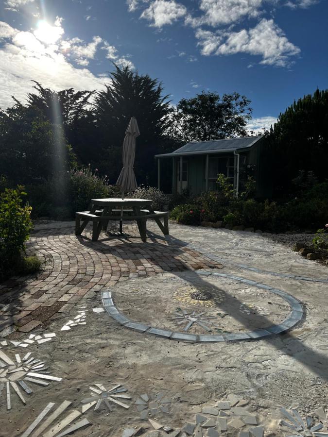 ホテル Wisteria Way オポノニ エクステリア 写真